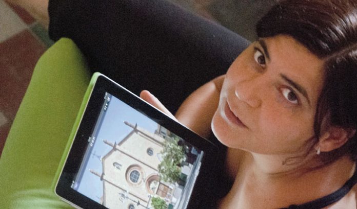Alice 2.0, la ragazza con l’iPad