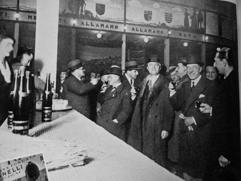 Arturo Marescalchi futuro presidente del Consorzio alla fiera del vino di Torino negli Anni '30