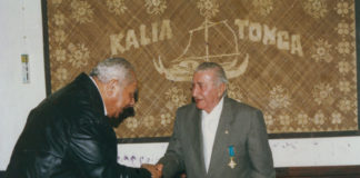 L’astigiano più famoso dei Mari del Sud Giulio Massasso divenuto Console d’Italia, ricevuto dall’amico re Tupou IV di cui è stato per anni consigliere agricolo