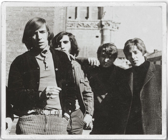 I primi capelloni aprirono il Club Abramo