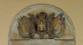 Due lapidi ricordano il Collegio Militare in piazza Catena