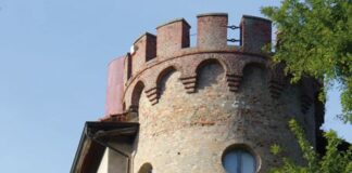 La torre di Cocconato da telegrafo ottico a mulino a vento