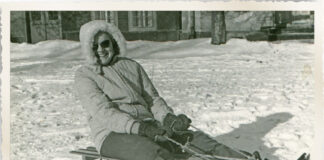 Alle prime nevicate ecco la vecchia slitta in legno