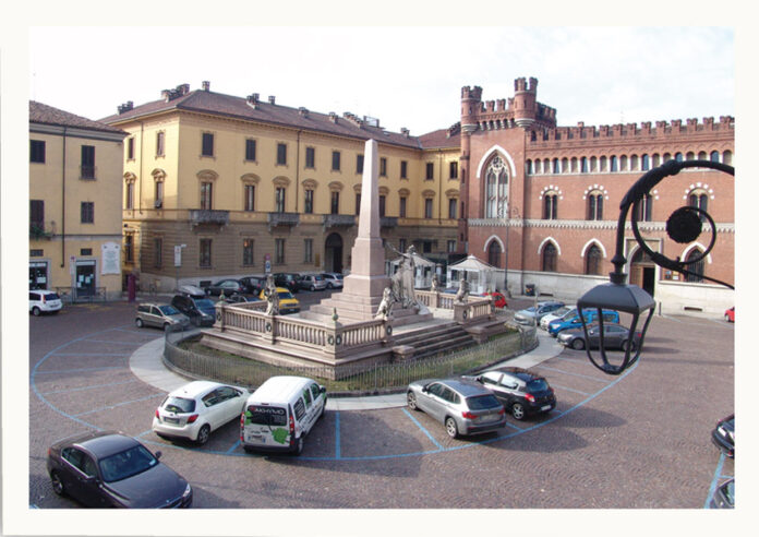 Una lapide celebra piazza Roma risorgimentale