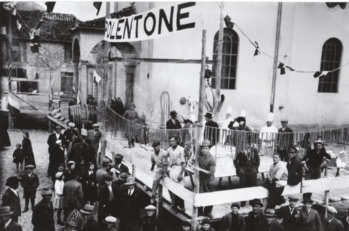 Contro la fame atavica in Val Bormida fioriscono i Polentoni