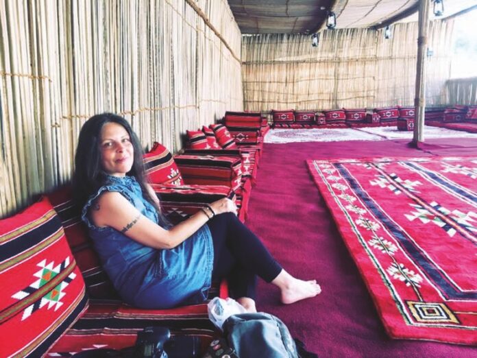 Negli Emirati Arabi non solo lusso sfrenato ma anche silenzi e ospitalità