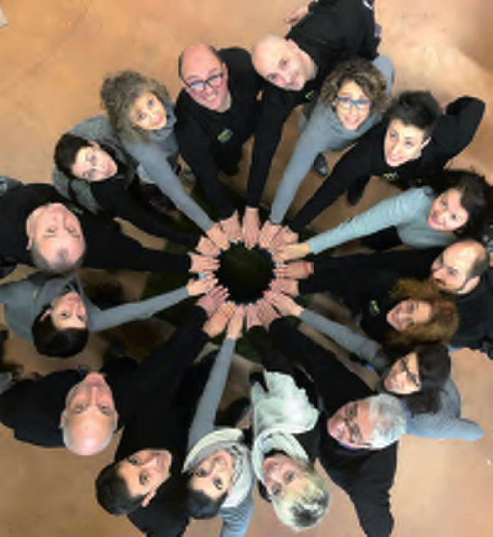 Un mondo di molle dove rimbalzano idee e voglia di fare