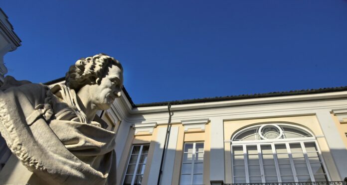 La tormentata storia del Centro Studi Alfieriani