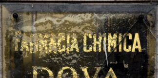 Alla farmacia Dova medicine e confessioni